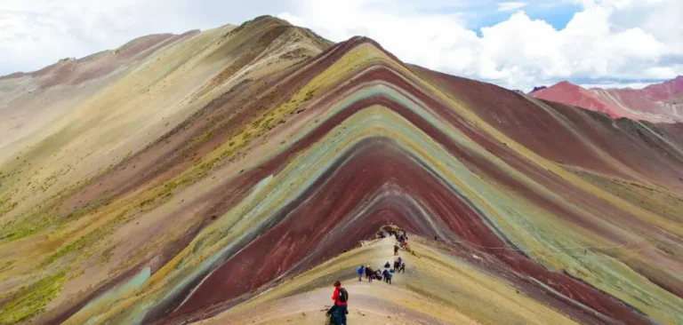 reaching Vinicunca