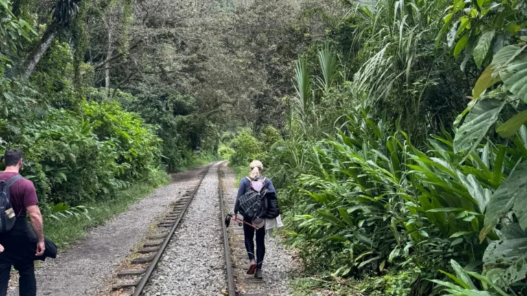 Day 4: Loreta– Llactapata – Hydroelectric Plant – Aguas Calientes.