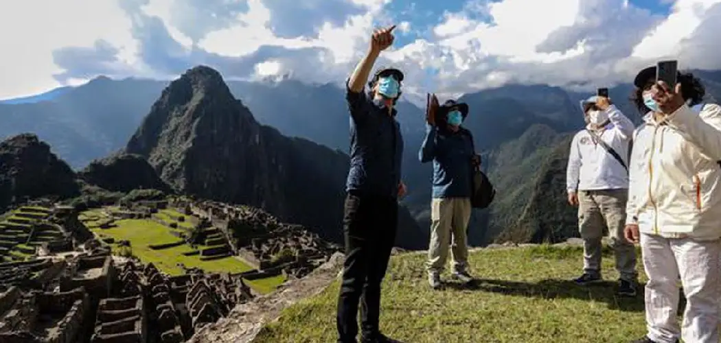 Discover the Benefits of Hiring a Guide in Machu Picchu